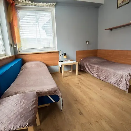 Wanda Проживание в семье